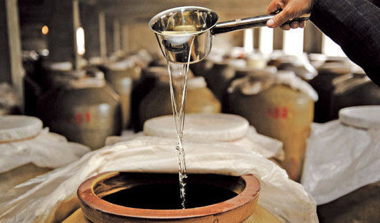 白酒知识:原酒经过勾调还能叫原酒吗?-唐三镜胡星杰